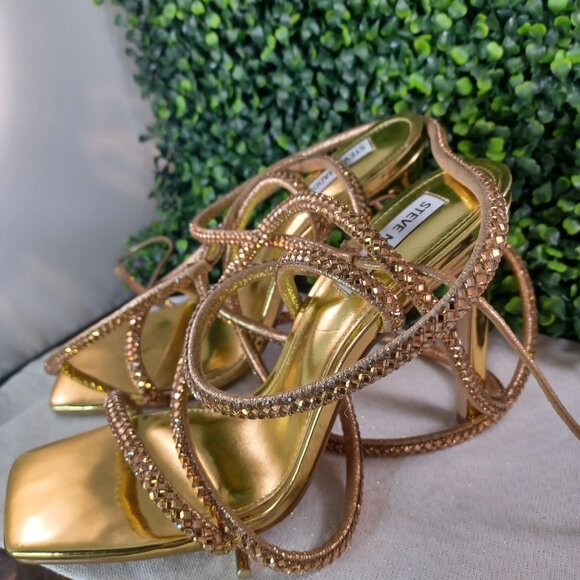 Steve Madden Gold Wrap Around Heels - Picture 4 of 5